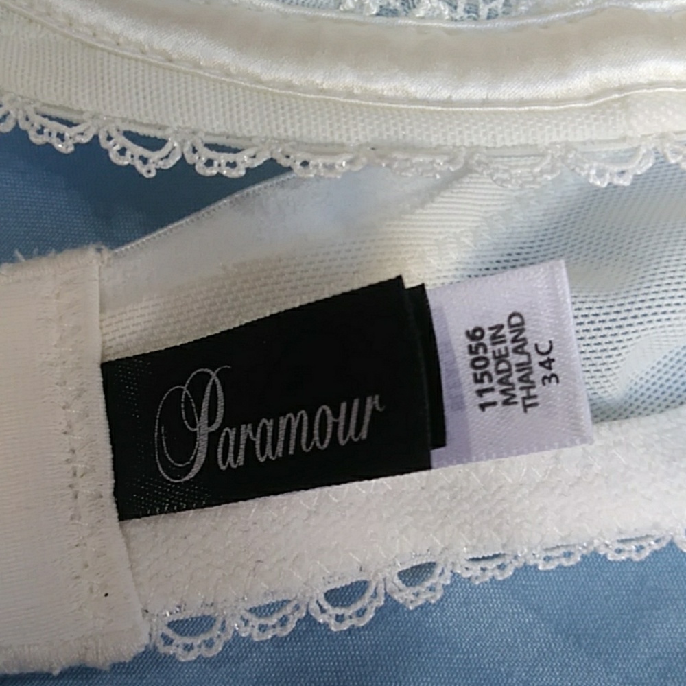 Delicate white bra - Picture 3 of 4
